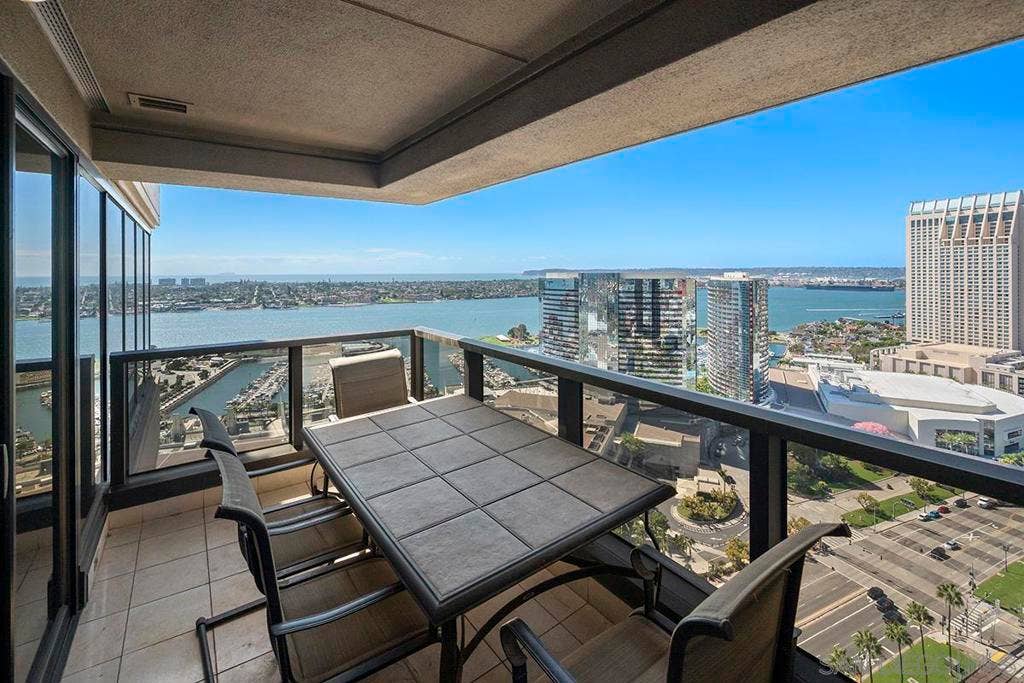 200 Harbor Drive, #3003, San Diego, CA 92101 200 Harbor Drive, #3003, San Diego, CA 92101