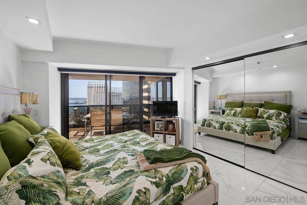 200 Harbor Drive, #3003, San Diego, CA 92101 200 Harbor Drive, #3003, San Diego, CA 92101