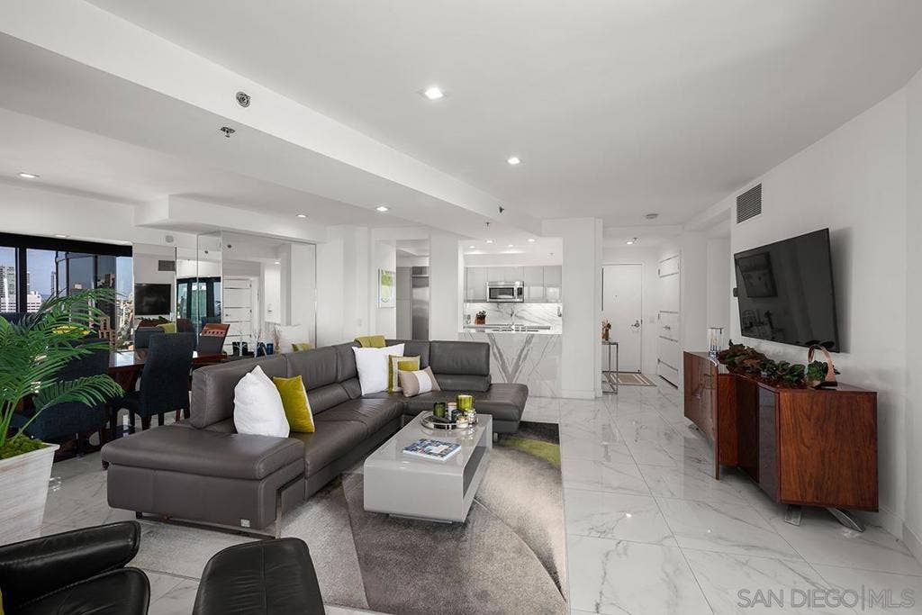 200 Harbor Drive, #3003, San Diego, CA 92101 200 Harbor Drive, #3003, San Diego, CA 92101