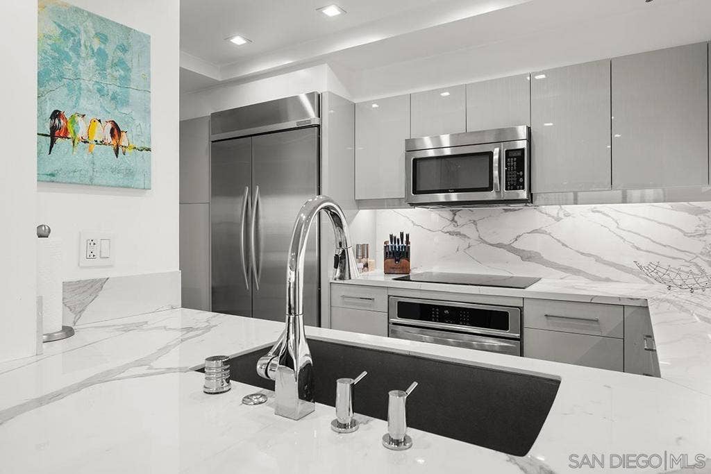 200 Harbor Drive, #3003, San Diego, CA 92101 200 Harbor Drive, #3003, San Diego, CA 92101