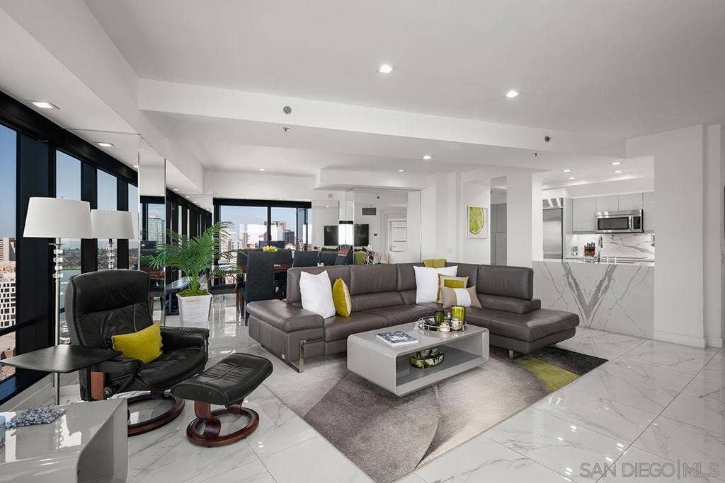 200 Harbor Drive, #3003, San Diego, CA 92101 200 Harbor Drive, #3003, San Diego, CA 92101
