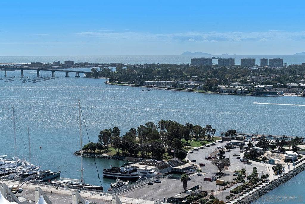 200 Harbor Drive, #3003, San Diego, CA 92101 200 Harbor Drive, #3003, San Diego, CA 92101