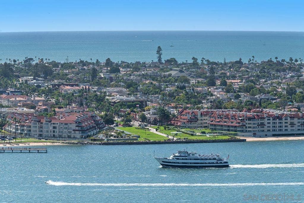 200 Harbor Drive, #3003, San Diego, CA 92101 200 Harbor Drive, #3003, San Diego, CA 92101