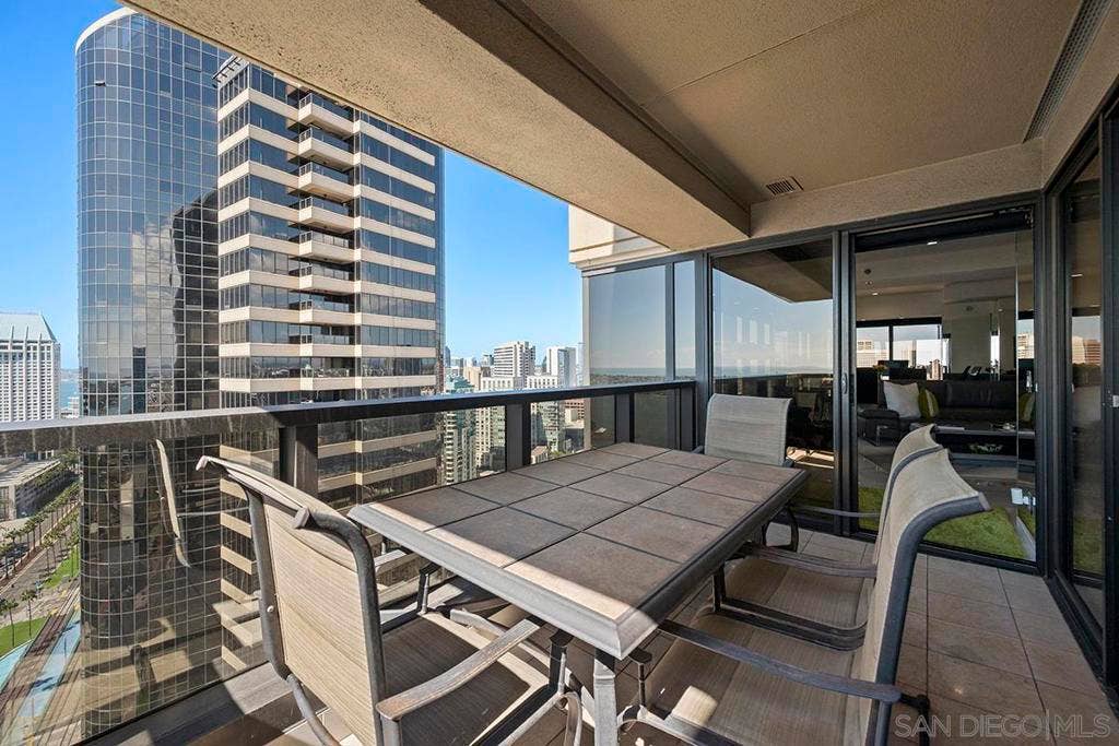 200 Harbor Drive, #3003, San Diego, CA 92101 200 Harbor Drive, #3003, San Diego, CA 92101
