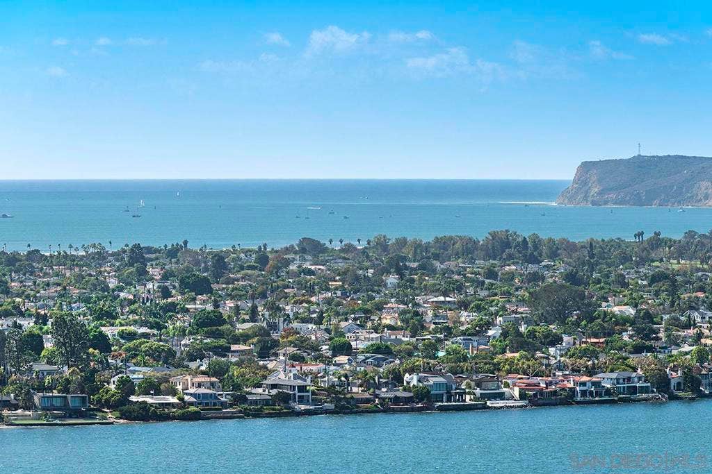 200 Harbor Drive, #3003, San Diego, CA 92101 200 Harbor Drive, #3003, San Diego, CA 92101