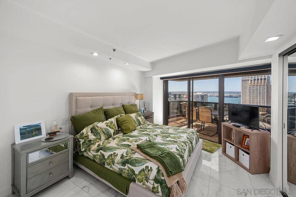 200 Harbor Drive, #3003, San Diego, CA 92101 200 Harbor Drive, #3003, San Diego, CA 92101