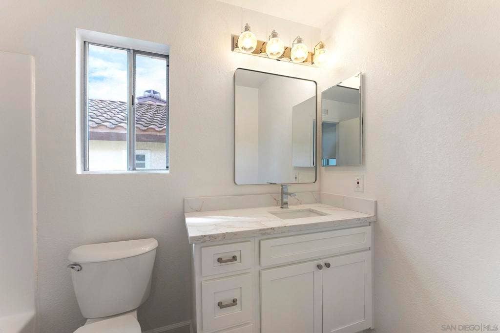11689 Via Nicole, El Cajon, CA 92019