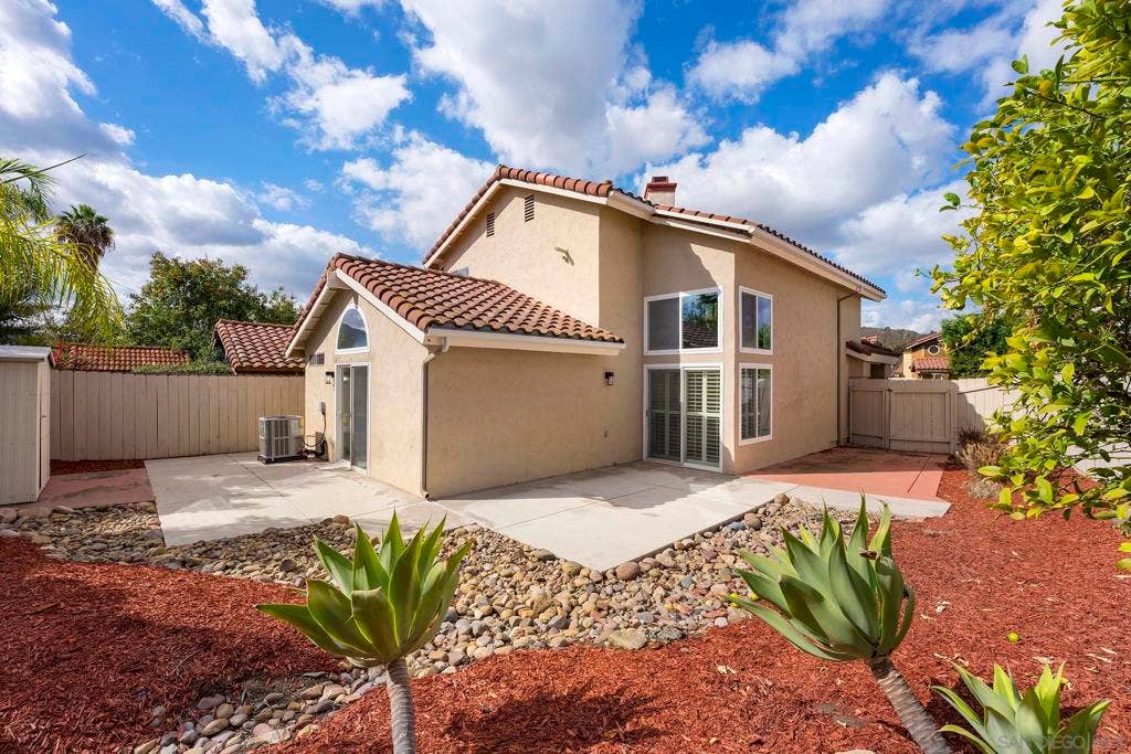 11689 Via Nicole, El Cajon, CA 92019
