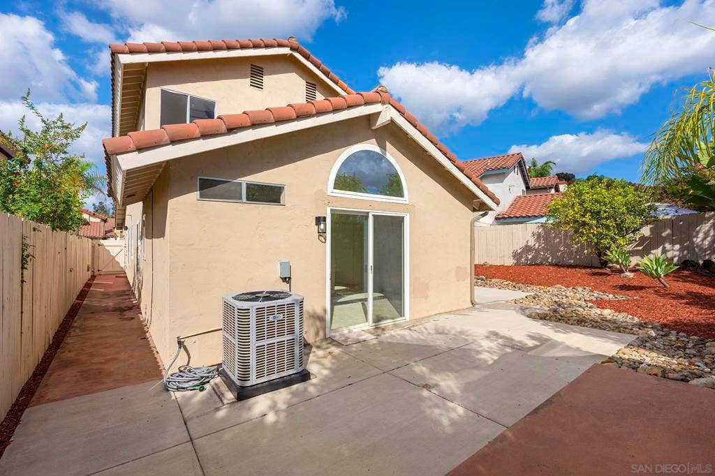 11689 Via Nicole, El Cajon, CA 92019