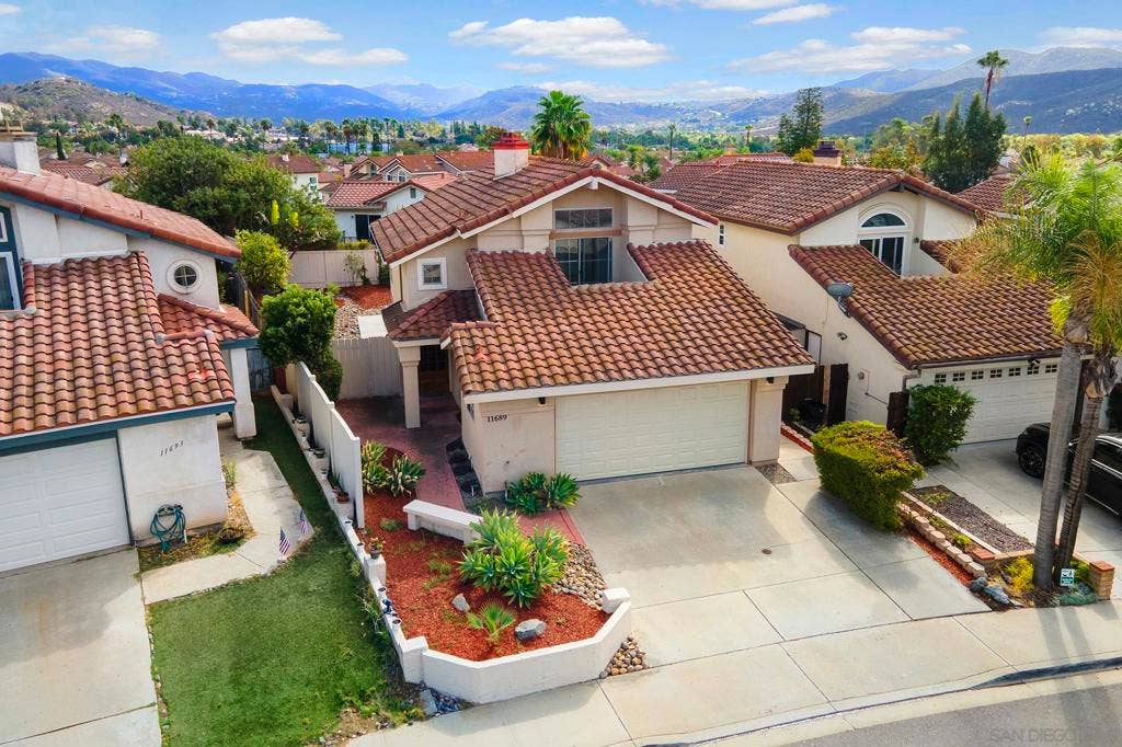 11689 Via Nicole, El Cajon, CA 92019