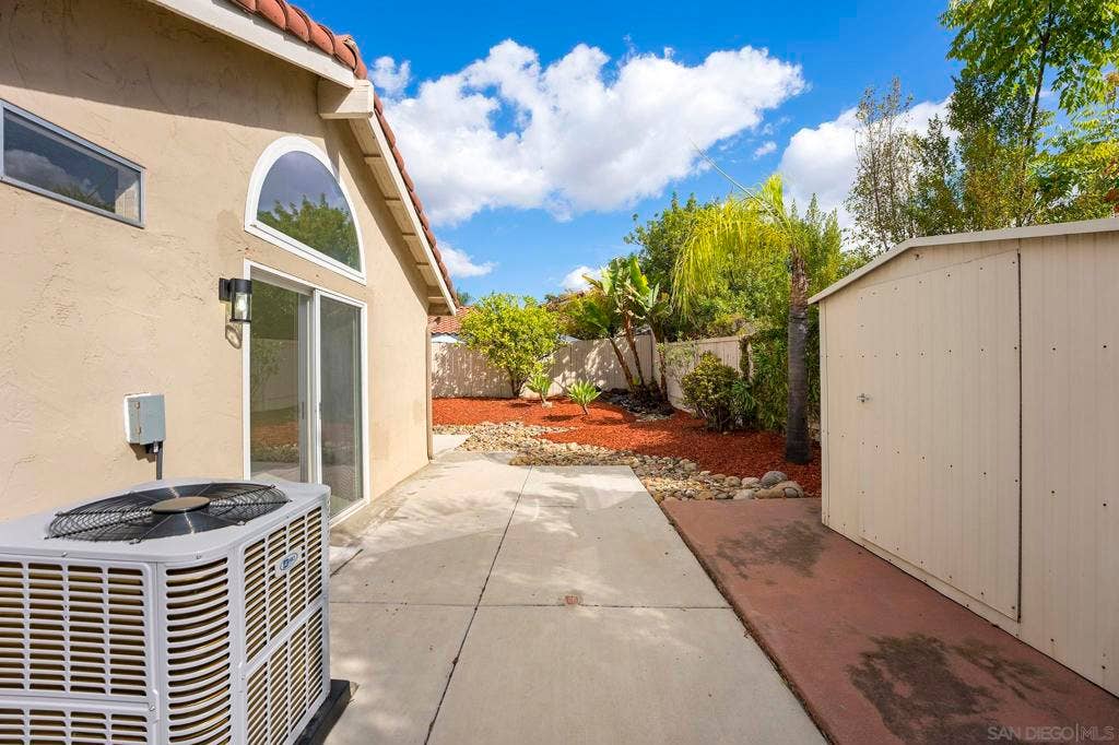 11689 Via Nicole, El Cajon, CA 92019