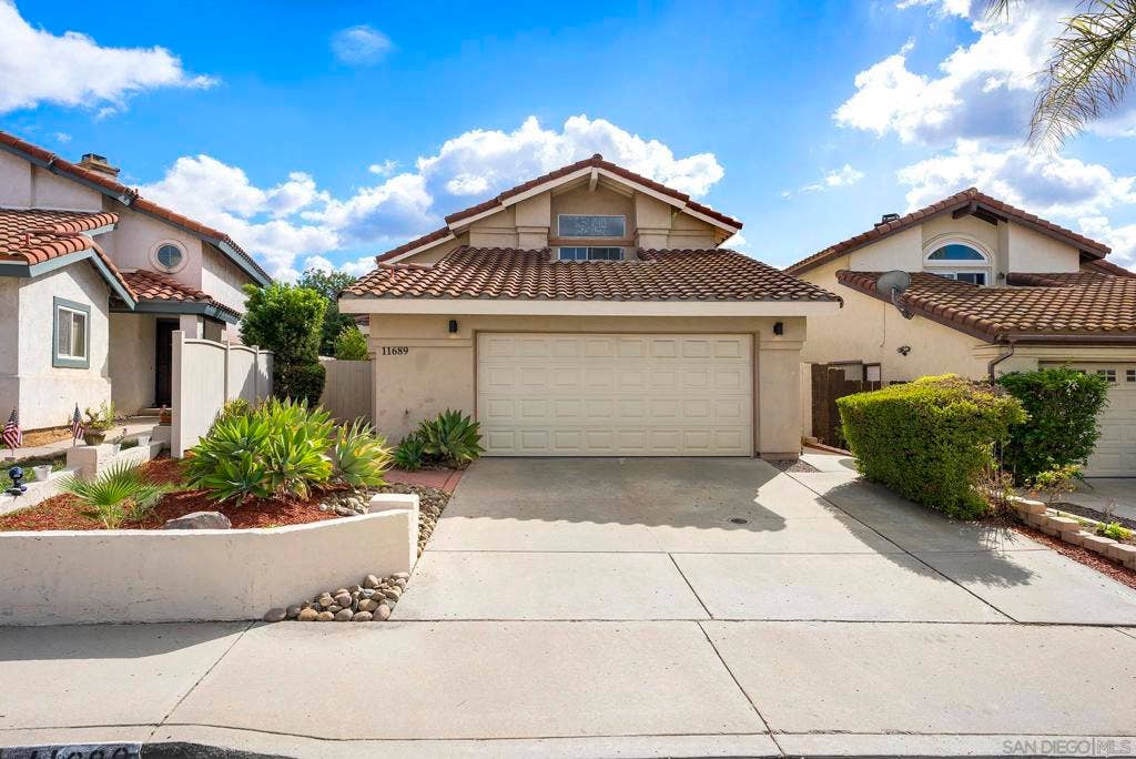 11689 Via Nicole, El Cajon, CA 92019