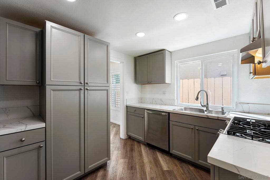 11689 Via Nicole, El Cajon, CA 92019