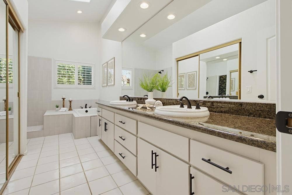 4105 Pindar Way, Oceanside, CA 92056 4105 Pindar Way, Oceanside, CA 92056