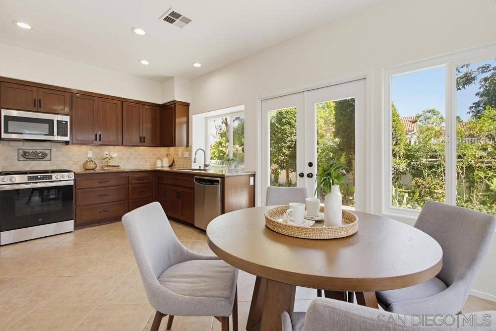 4105 Pindar Way, Oceanside, CA 92056 4105 Pindar Way, Oceanside, CA 92056