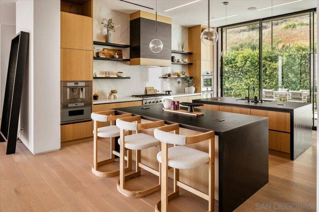 29623 Cuthbert Rd, Malibu, CA 90265 29623 Cuthbert Rd, Malibu, CA 90265