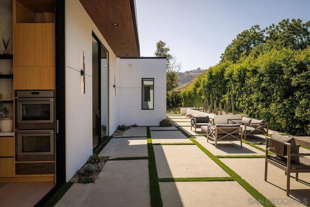 29623 Cuthbert Rd, Malibu, CA 90265 29623 Cuthbert Rd, Malibu, CA 90265