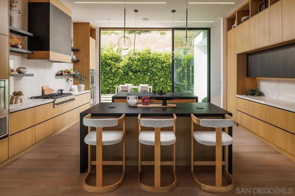 29623 Cuthbert Rd, Malibu, CA 90265 29623 Cuthbert Rd, Malibu, CA 90265