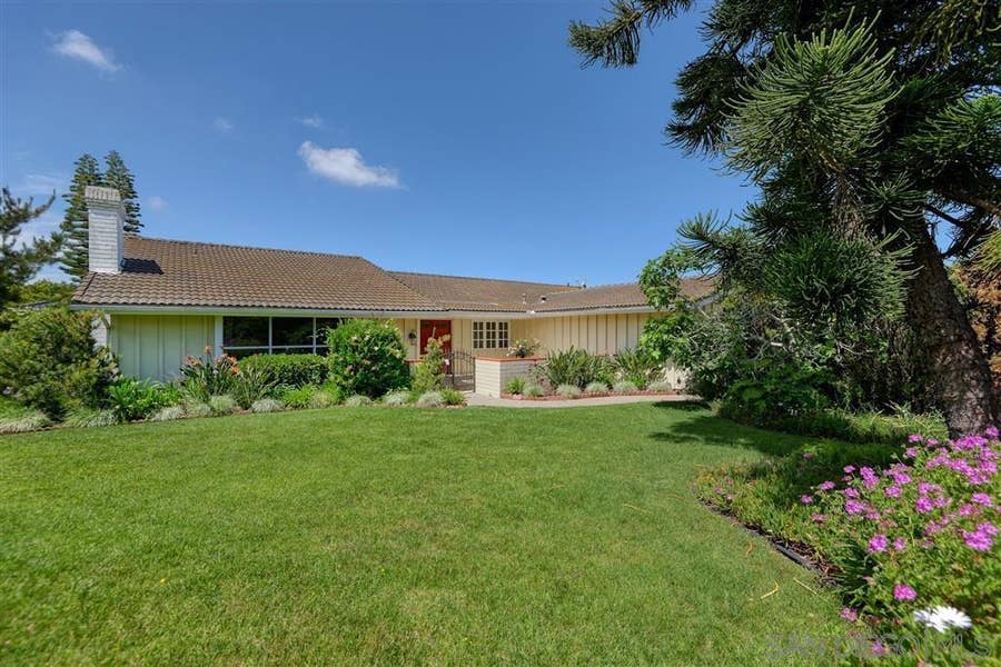 Property photo for 2765 Inverness Ct, La Jolla, CA
