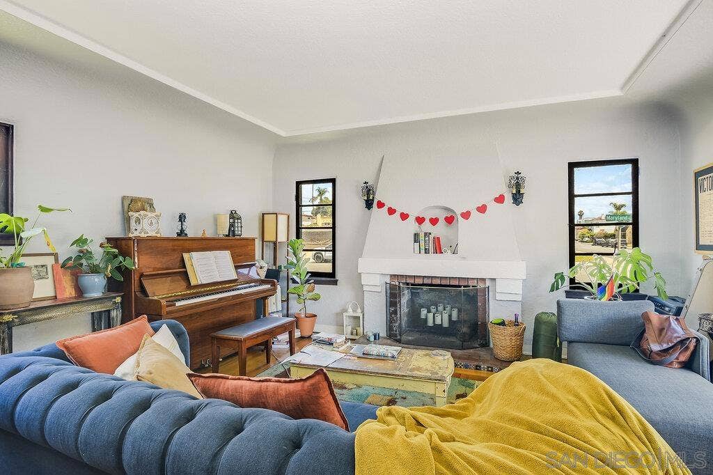 1240 Golden Gate Dr., San Diego, CA 92116 1240 Golden Gate Dr., San Diego, CA 92116