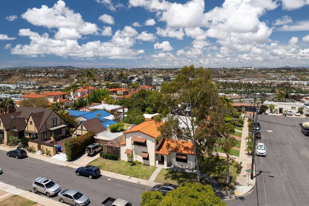 1240 Golden Gate Dr., San Diego, CA 92116 1240 Golden Gate Dr., San Diego, CA 92116
