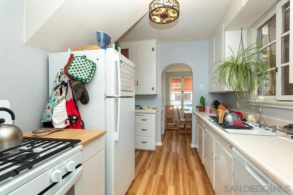 1240 Golden Gate Dr., San Diego, CA 92116 1240 Golden Gate Dr., San Diego, CA 92116