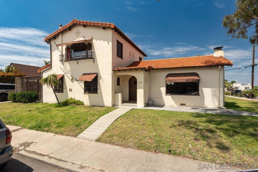 1240 Golden Gate Dr., San Diego, CA 92116 1240 Golden Gate Dr., San Diego, CA 92116