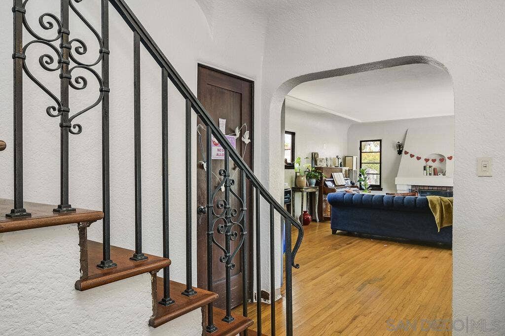 1240 Golden Gate Dr., San Diego, CA 92116 1240 Golden Gate Dr., San Diego, CA 92116