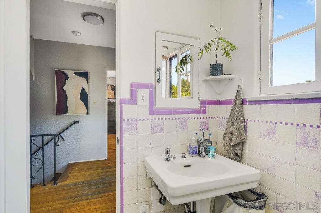 1240 Golden Gate Dr., San Diego, CA 92116 1240 Golden Gate Dr., San Diego, CA 92116