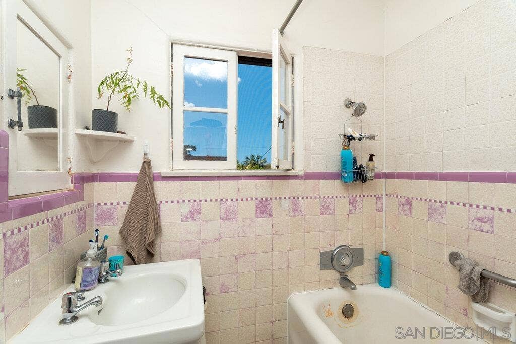 1240 Golden Gate Dr., San Diego, CA 92116 1240 Golden Gate Dr., San Diego, CA 92116