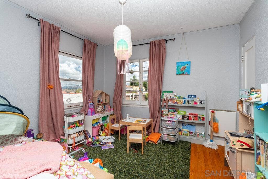 1240 Golden Gate Dr., San Diego, CA 92116 1240 Golden Gate Dr., San Diego, CA 92116