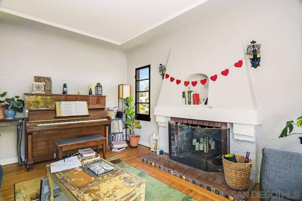 1240 Golden Gate Dr., San Diego, CA 92116 1240 Golden Gate Dr., San Diego, CA 92116