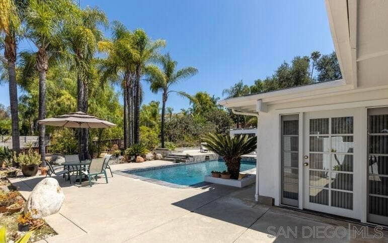1556 VIA RANCHO PKWY, Escondido, CA 92029 1556 VIA RANCHO PKWY, Escondido, CA 92029