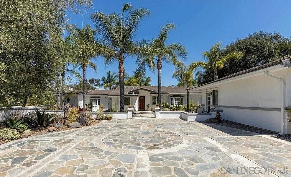 1556 VIA RANCHO PKWY, Escondido, CA 92029 1556 VIA RANCHO PKWY, Escondido, CA 92029