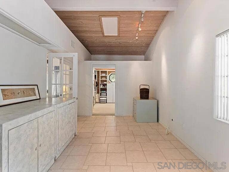 1556 VIA RANCHO PKWY, Escondido, CA 92029 1556 VIA RANCHO PKWY, Escondido, CA 92029