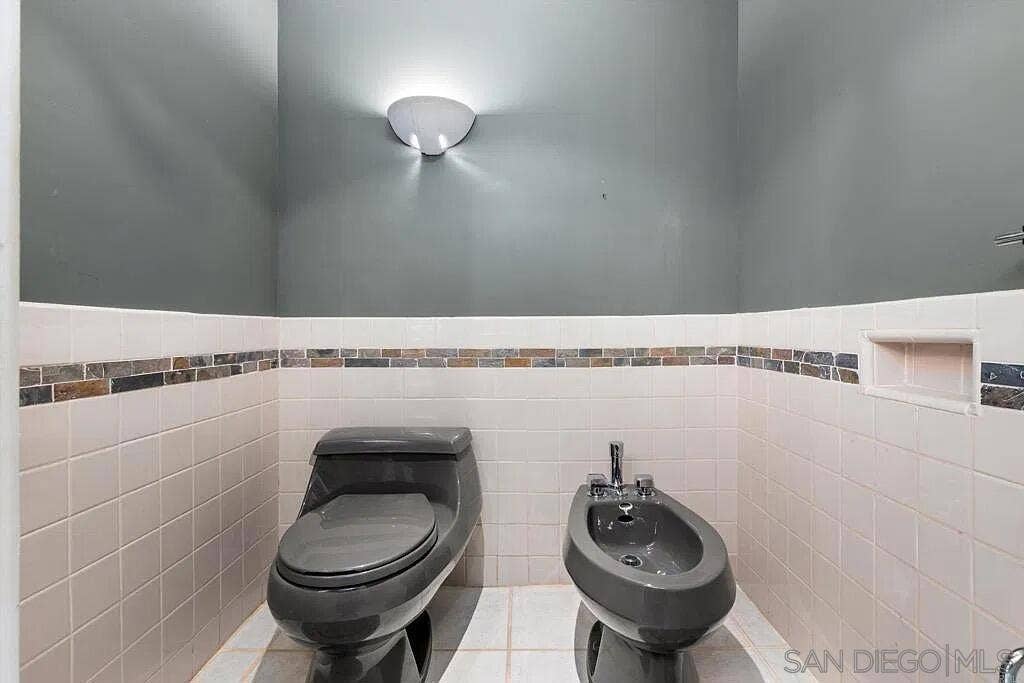 1556 VIA RANCHO PKWY, Escondido, CA 92029 1556 VIA RANCHO PKWY, Escondido, CA 92029