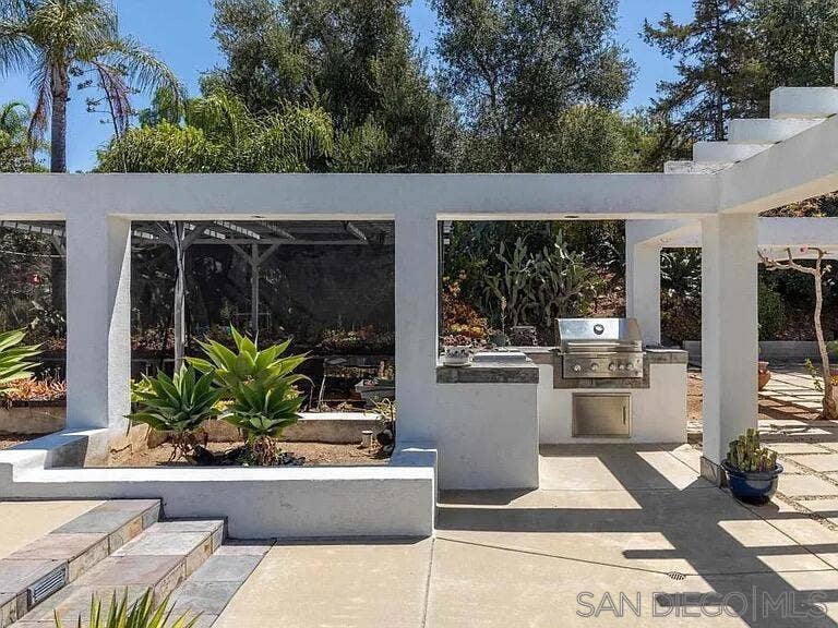 1556 VIA RANCHO PKWY, Escondido, CA 92029 1556 VIA RANCHO PKWY, Escondido, CA 92029