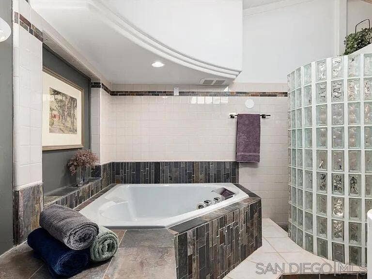 1556 VIA RANCHO PKWY, Escondido, CA 92029 1556 VIA RANCHO PKWY, Escondido, CA 92029