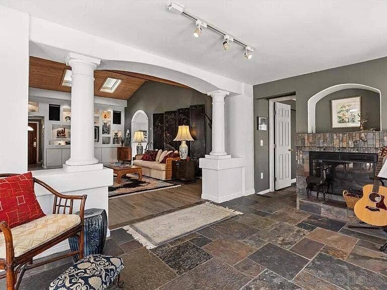 1556 VIA RANCHO PKWY, Escondido, CA 92029 1556 VIA RANCHO PKWY, Escondido, CA 92029