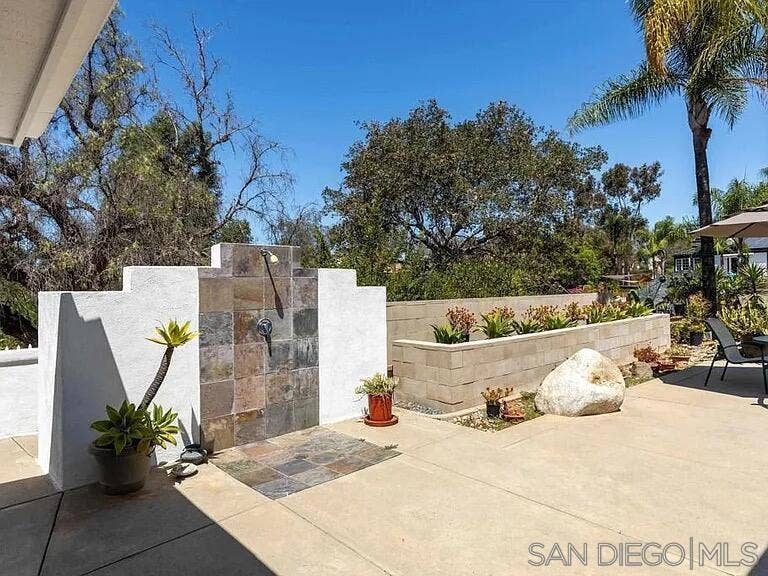1556 VIA RANCHO PKWY, Escondido, CA 92029 1556 VIA RANCHO PKWY, Escondido, CA 92029