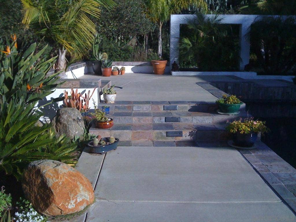 1556 VIA RANCHO PKWY, Escondido, CA 92029 1556 VIA RANCHO PKWY, Escondido, CA 92029