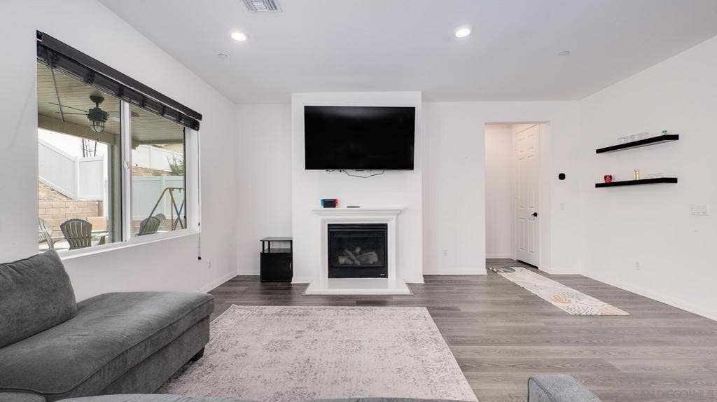 28192 Chambers Ave, Menifee, CA 92585 28192 Chambers Ave, Menifee, CA 92585