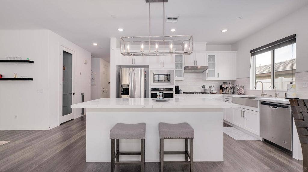 28192 Chambers Ave, Menifee, CA 92585 28192 Chambers Ave, Menifee, CA 92585