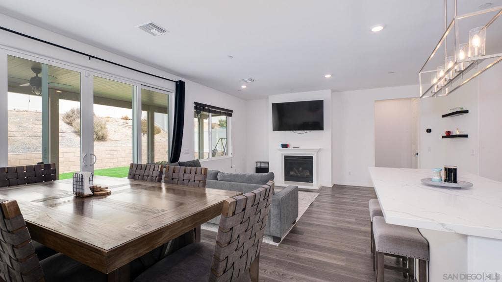 28192 Chambers Ave, Menifee, CA 92585 28192 Chambers Ave, Menifee, CA 92585