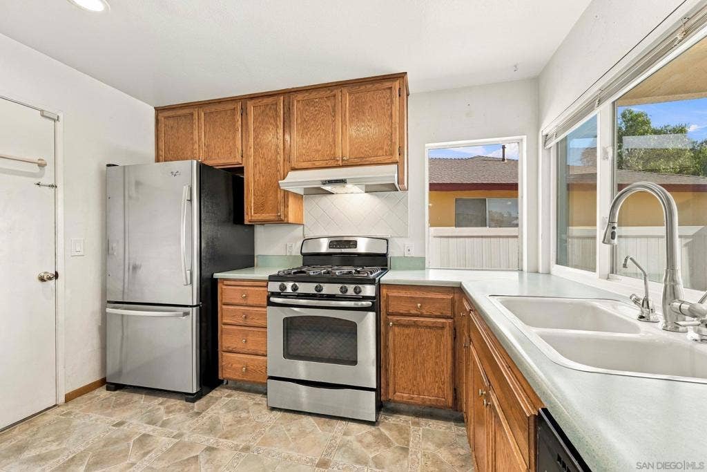 931 Eton Ct, Chula Vista, CA 91913 931 Eton Ct, Chula Vista, CA 91913