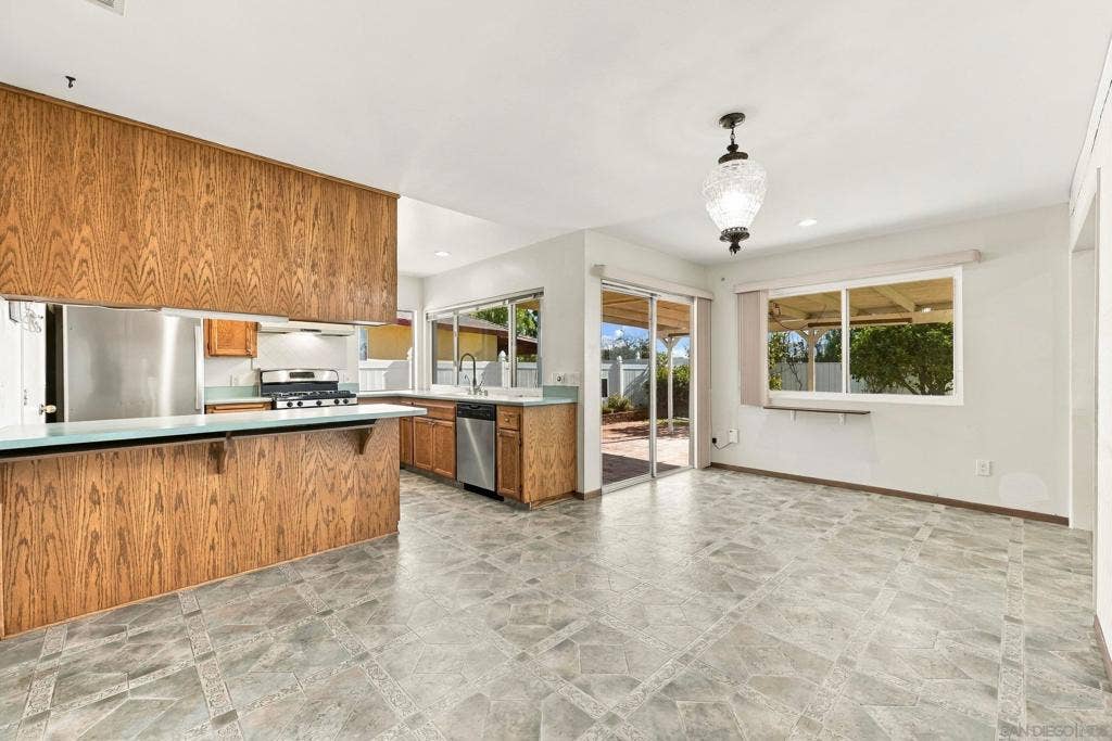 931 Eton Ct, Chula Vista, CA 91913 931 Eton Ct, Chula Vista, CA 91913