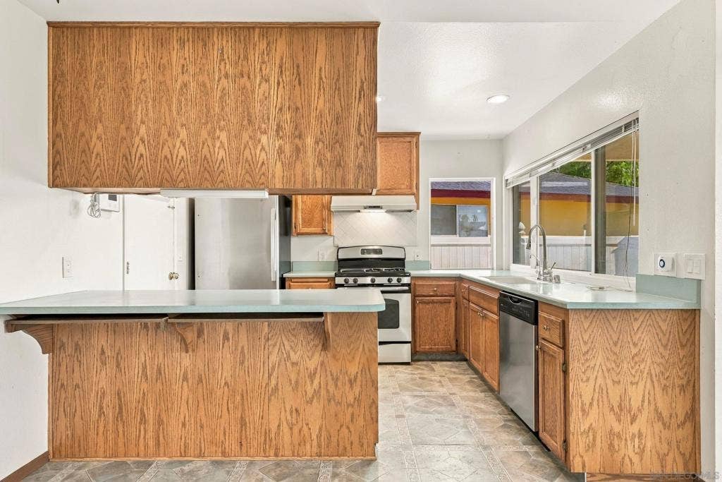 931 Eton Ct, Chula Vista, CA 91913 931 Eton Ct, Chula Vista, CA 91913
