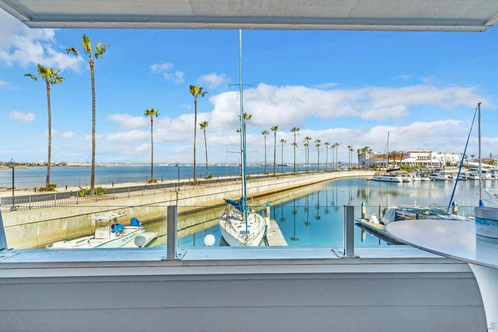 32 Montego Court, Coronado, CA 92118 32 Montego Court, Coronado, CA 92118