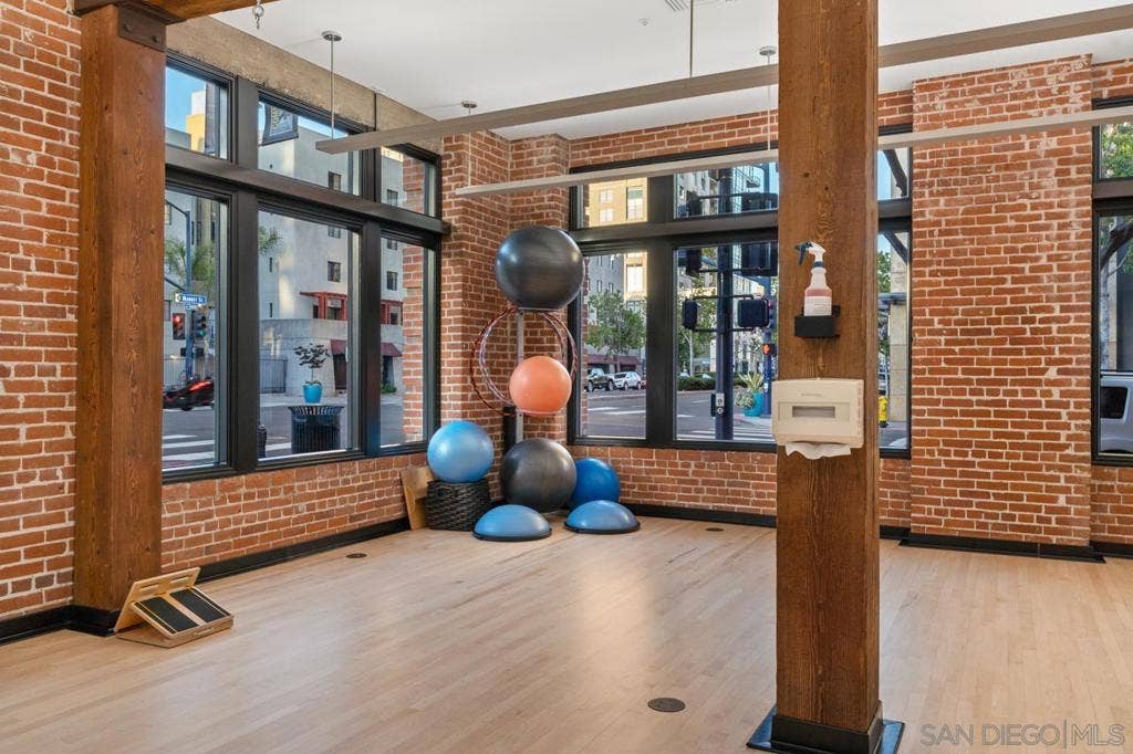 500 W Harbor Dr., #624, San Diego, CA 92101 500 W Harbor Dr., #624, San Diego, CA 92101