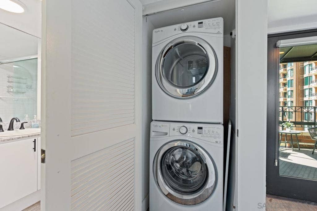 500 W Harbor Dr., #624, San Diego, CA 92101 Laundry
